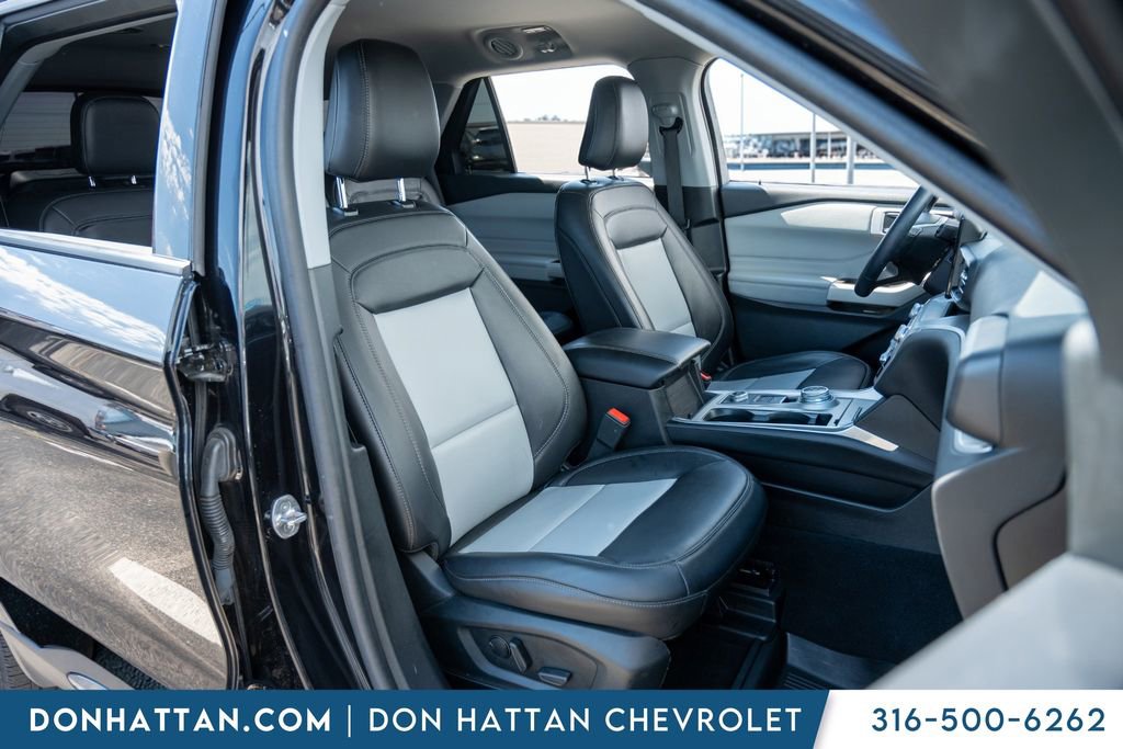 Used 2023 Ford Explorer XLT w/ Equipment Group 202A AWD/4WD image 29
