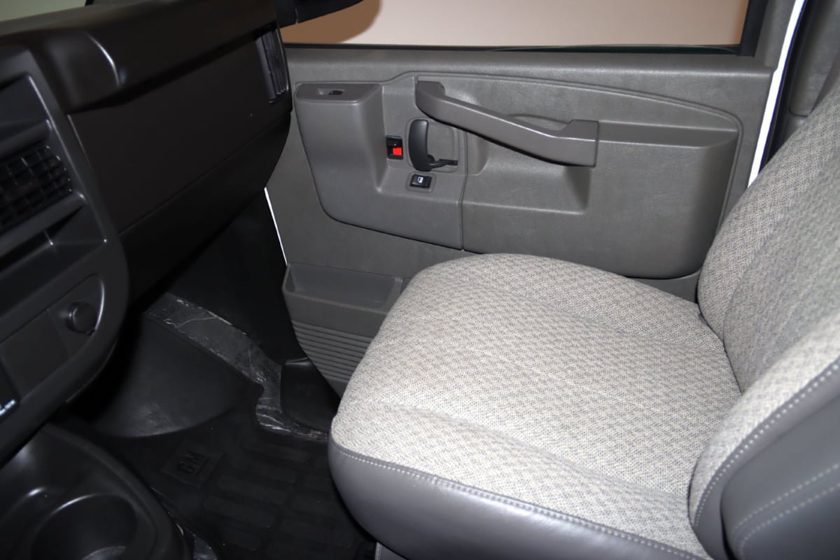 Used 2025 Chevrolet Express 3500 LT w/ LT Preferred Equipment Group RWD image 47
