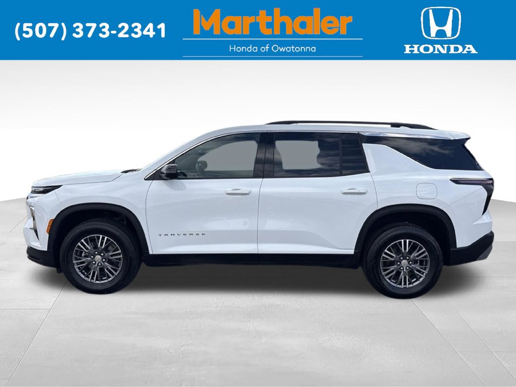 Used 2026 Chevrolet Traverse LT w/ Driver Confidence Package AWD/4WD image 2