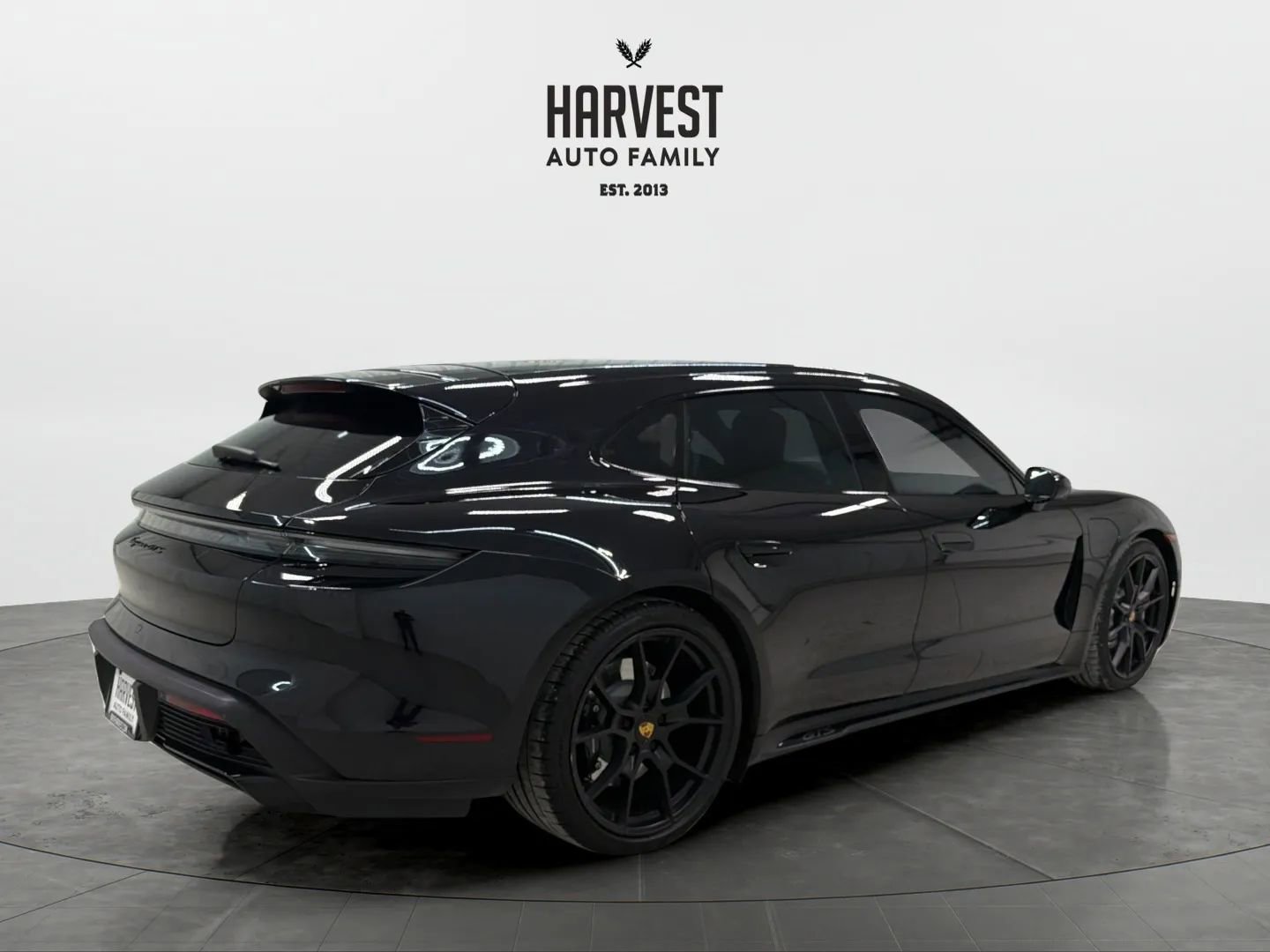 Used 2023 Porsche Taycan GTS image 7