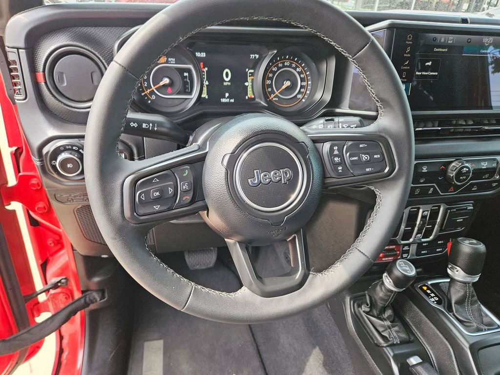 Used 2025 Jeep Wrangler Unlimited Rubicon image 17