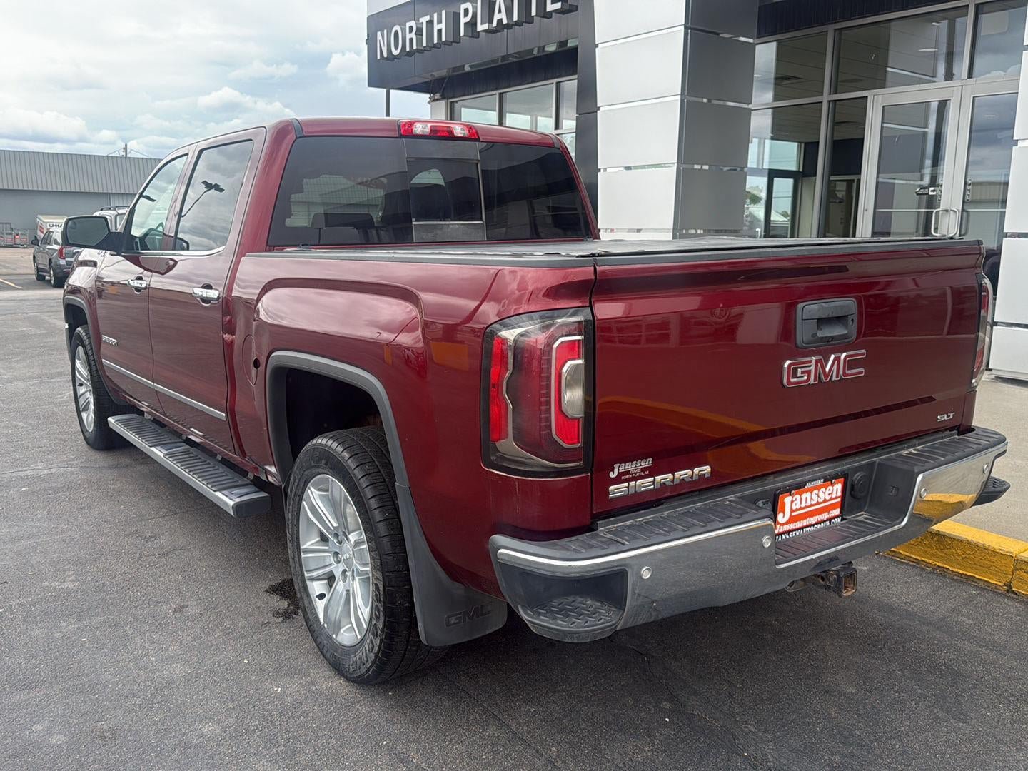 Used 2017 GMC Sierra 1500 SLT AWD/4WD image 2