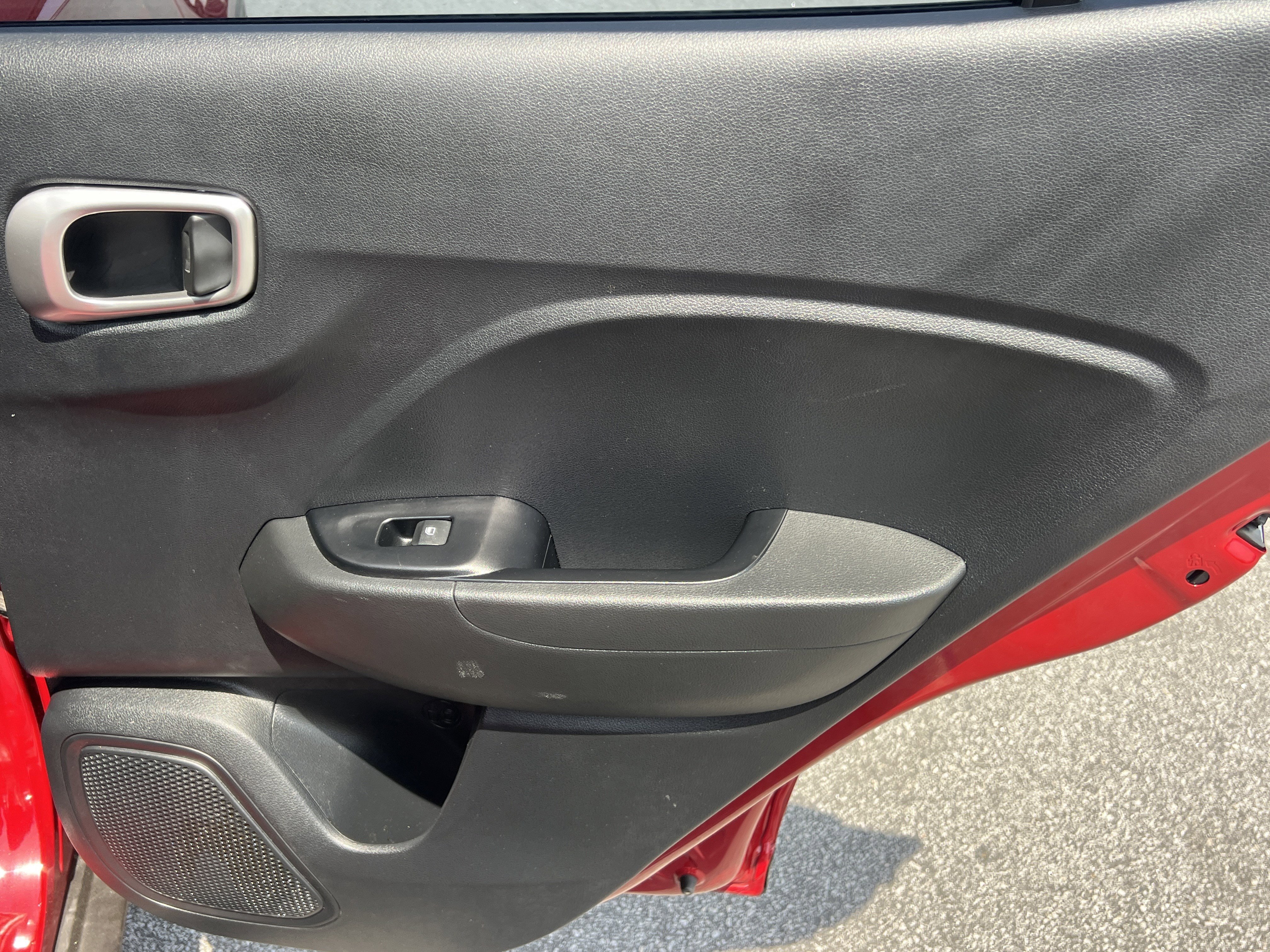 Used 2022 Hyundai Venue SEL FWD image 17