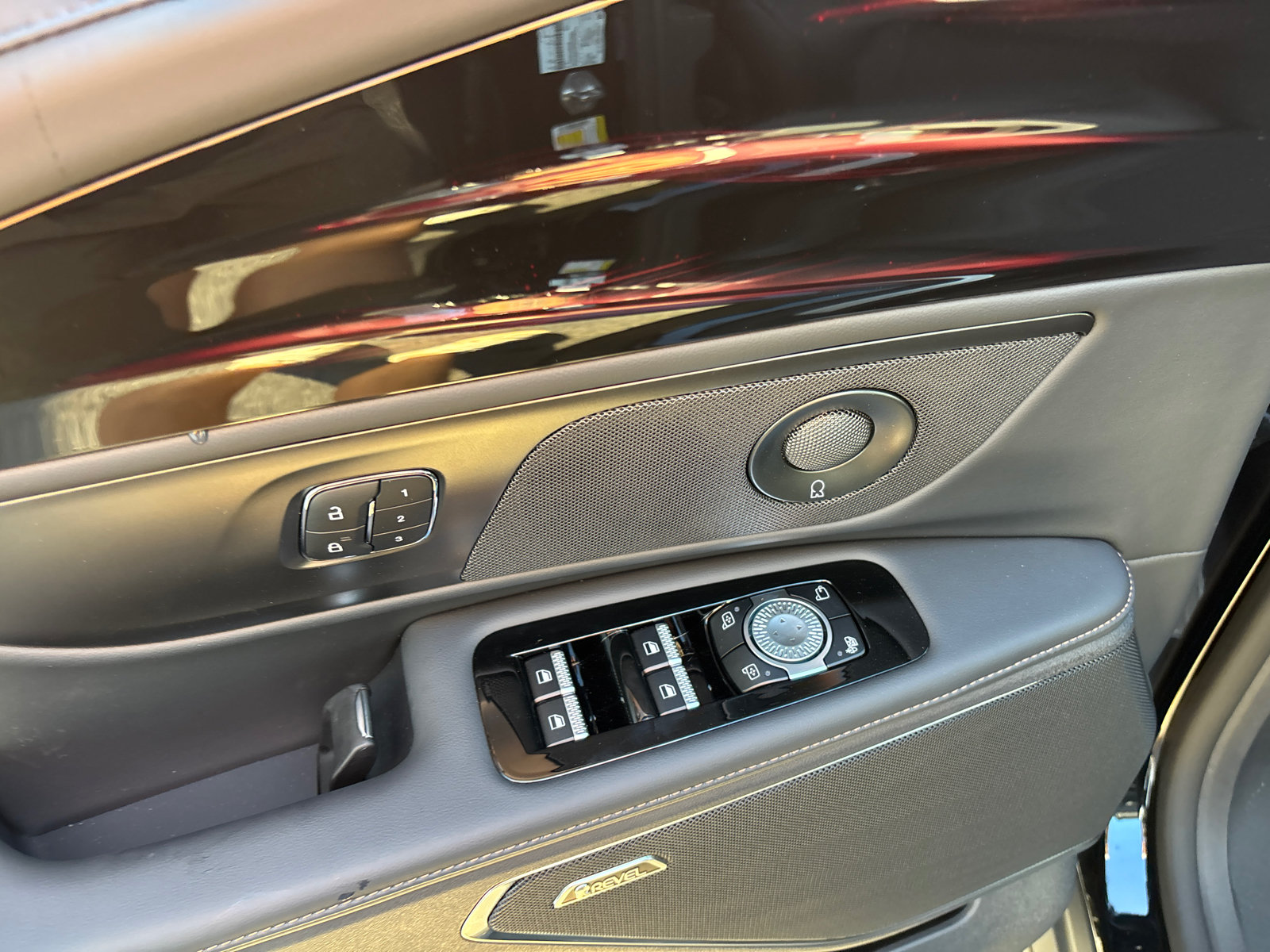 New 2026 Lincoln Nautilus Reserve w/ Jet Appearance Package AWD/4WD image 12