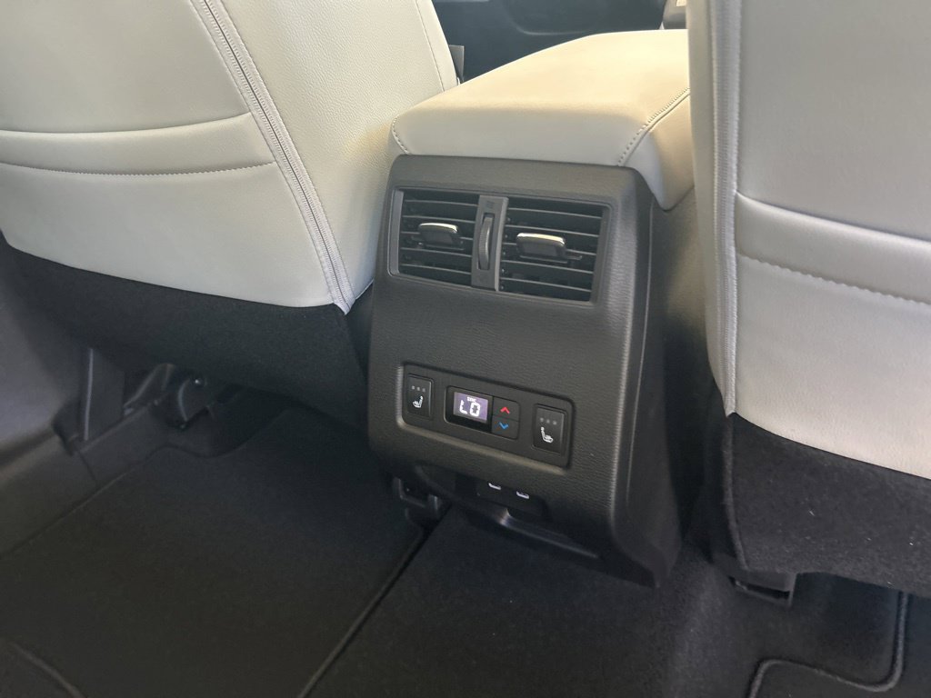 New 2025 Mitsubishi Outlander AWD image 29