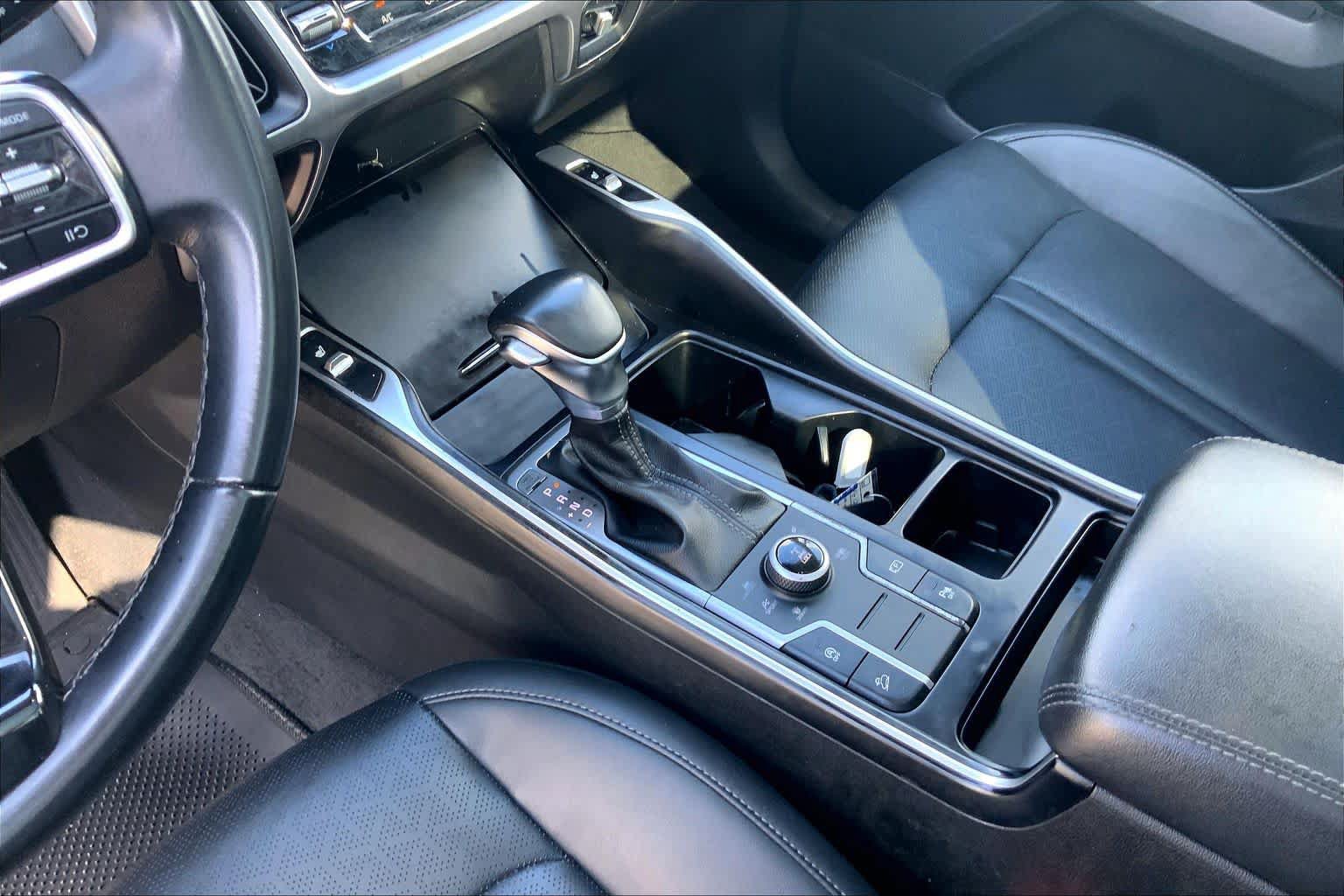 Used 2022 Kia Sorento S w/ Panoramic Sunroof Package AWD/4WD image 16