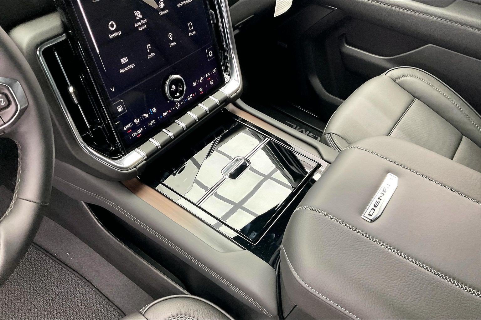 New 2026 GMC Yukon XL Denali w/ Advanced Technology Package AWD/4WD image 8