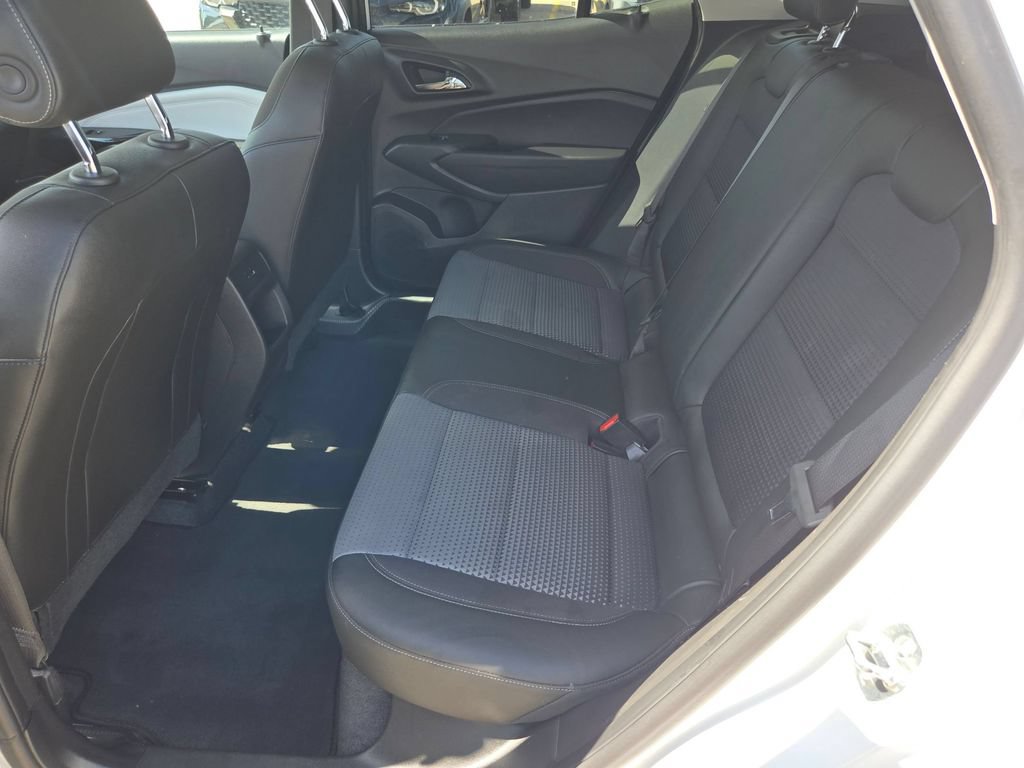 Used 2025 Chevrolet Trax LT w/ LT Convenience Package FWD image 27