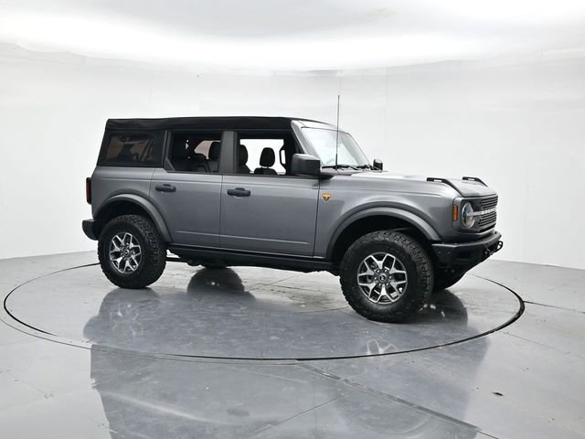 Used 2024 Ford Bronco Badlands AWD/4WD image 3