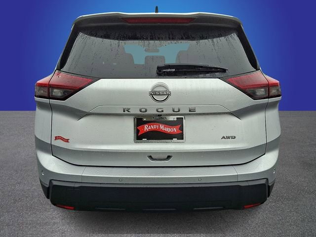 Used 2024 Nissan Rogue S image 5