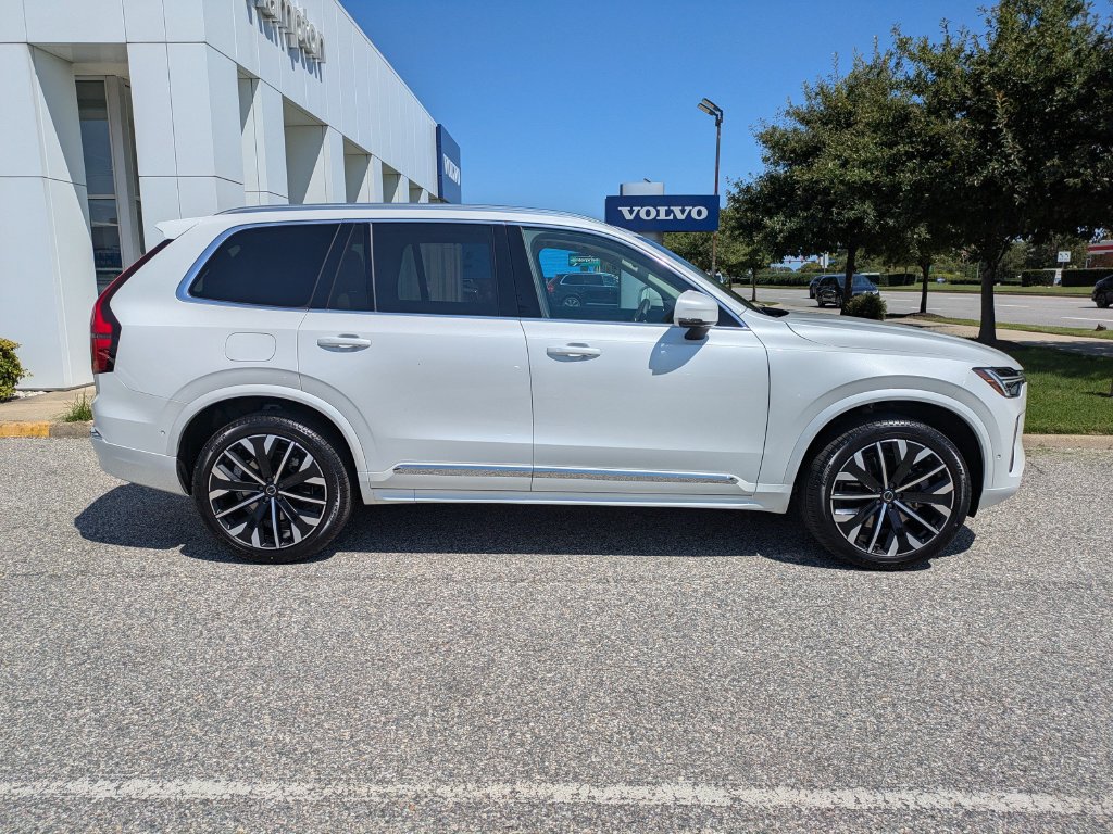 New 2026 Volvo XC90 T8 Ultra w/ Protection Package Premier AWD/4WD image 3