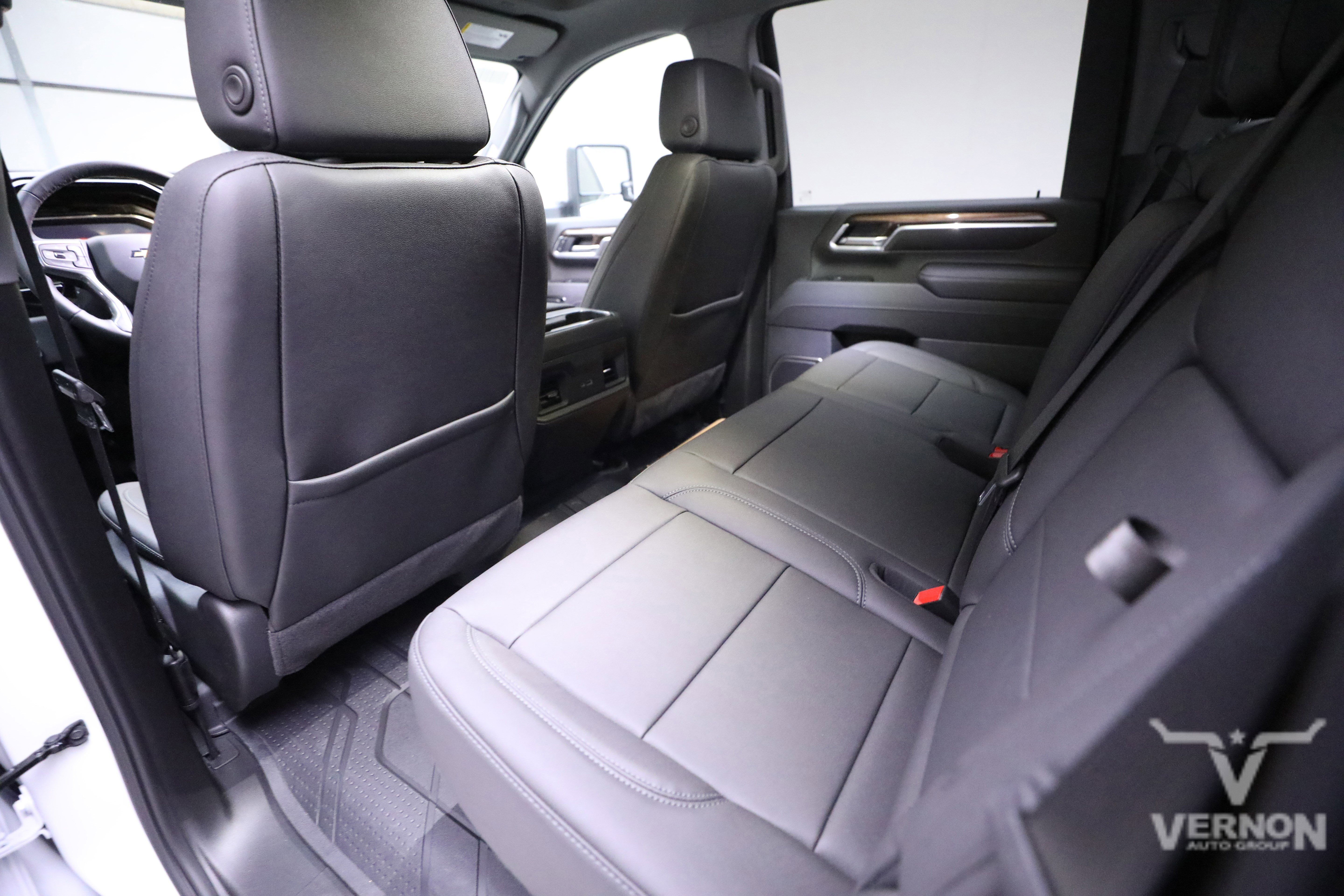 New 2026 Chevrolet Silverado 3500 LT w/ Texas Edition image 9