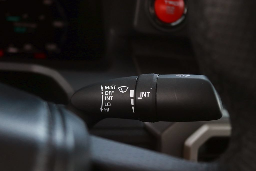Used 2025 Toyota Tacoma TRD Off-Road AWD/4WD image 24