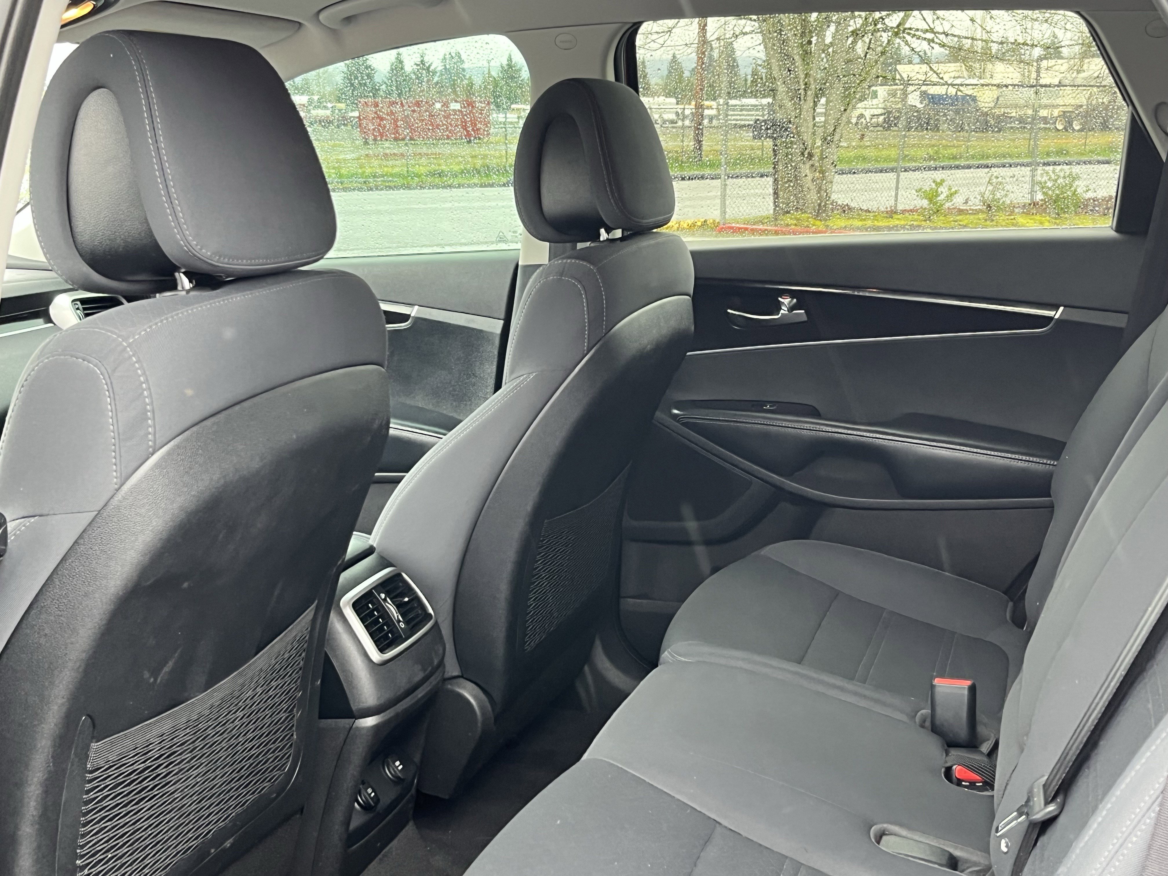 Used 2016 Kia Sorento LX image 13