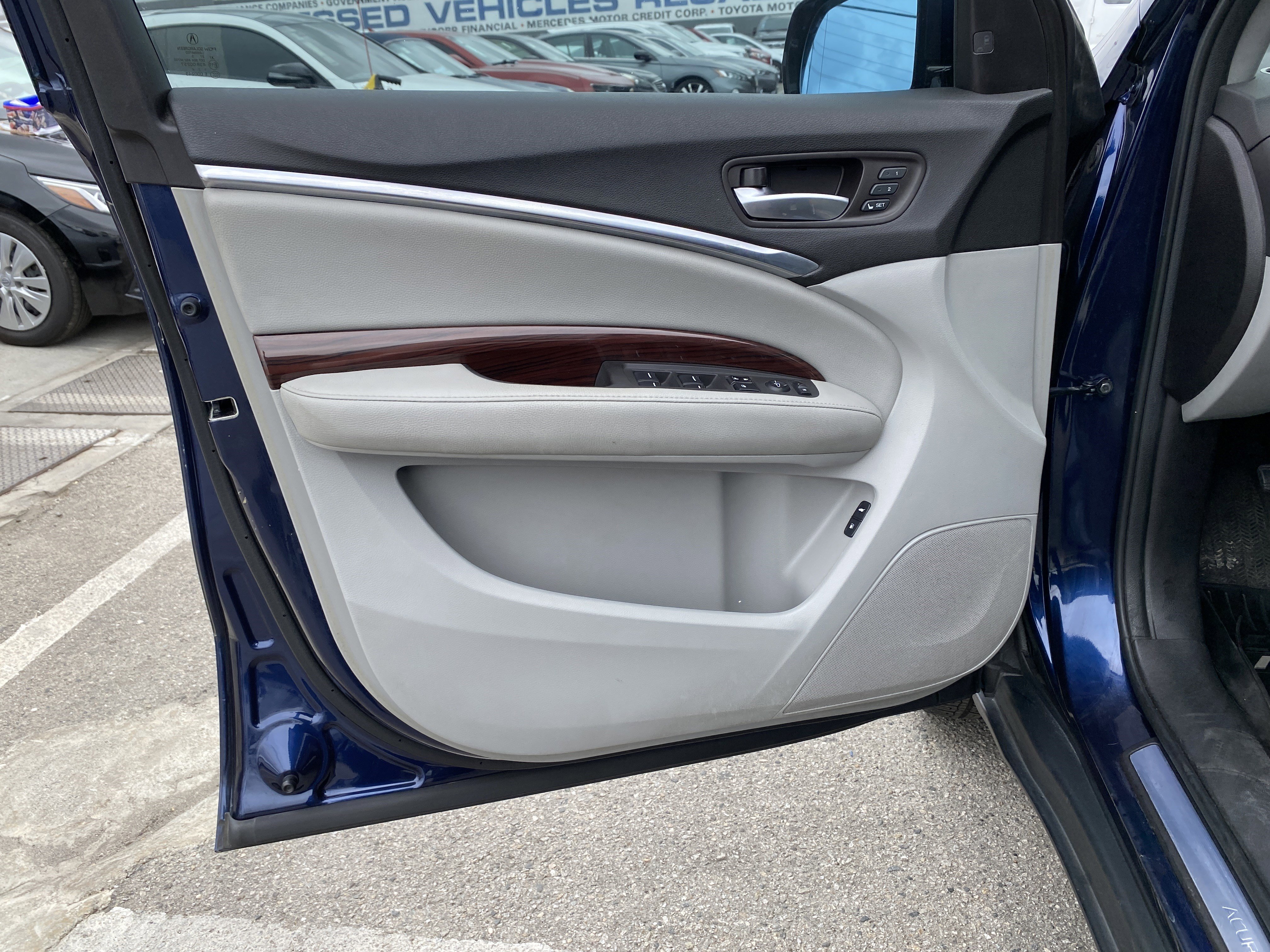 Used 2016 Acura MDX SH-AWD w/ Technology Package image 16