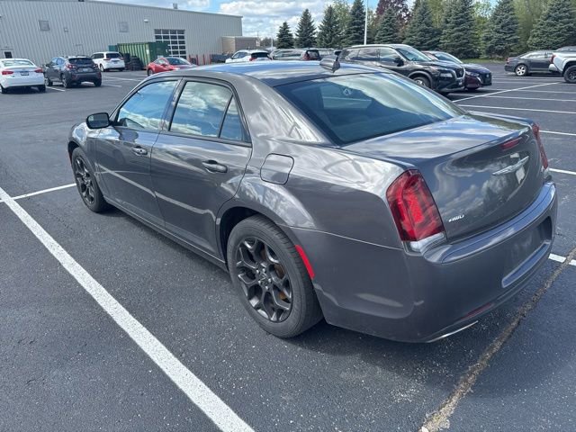 Used 2019 Chrysler 300 Touring w/ Sport Appearance Package AWD/4WD image 3