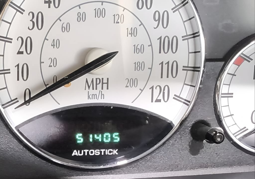 Used 2002 Chrysler Sebring Limited FWD image 22