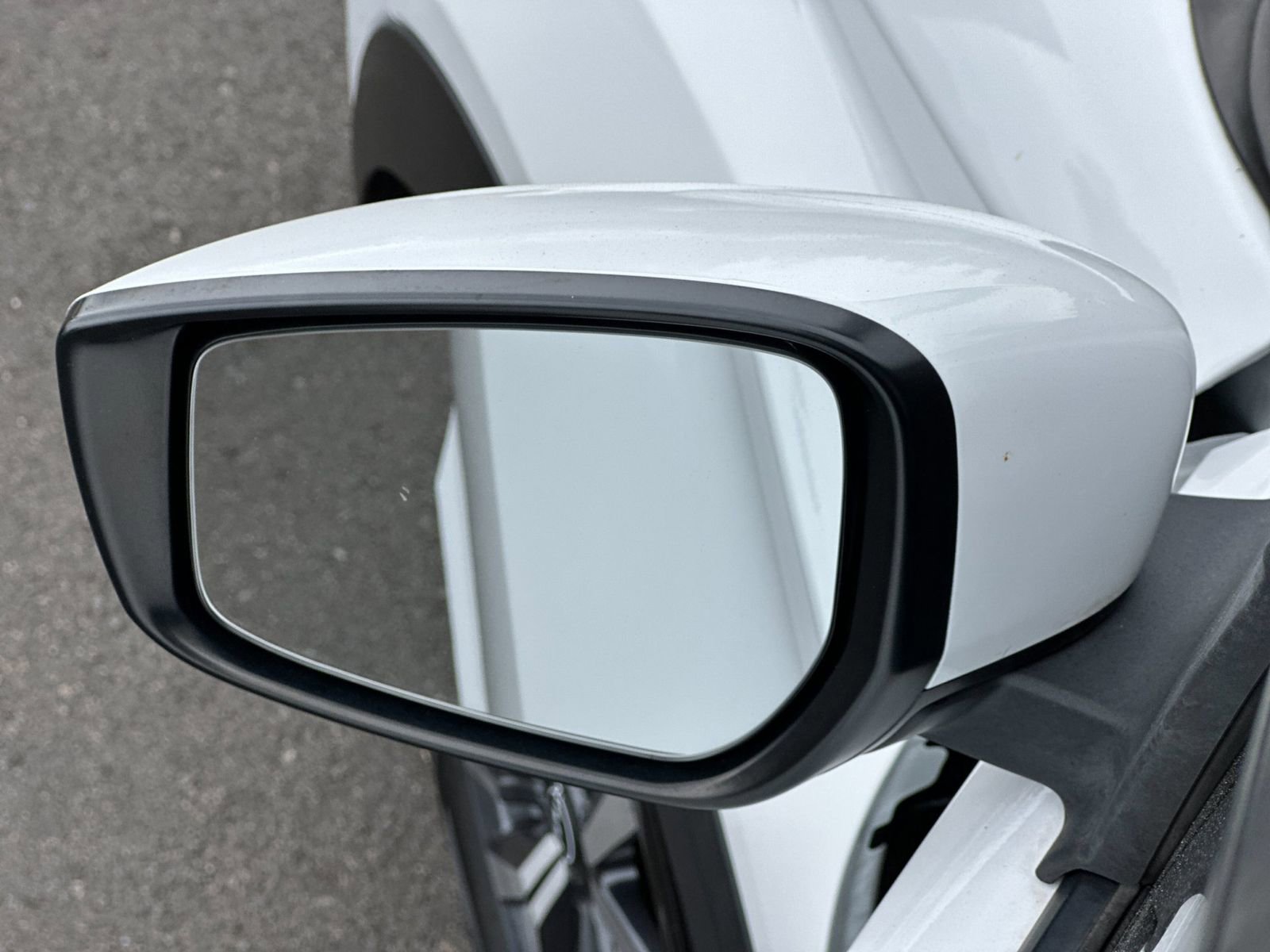 Used 2022 Nissan Kicks SV FWD image 9