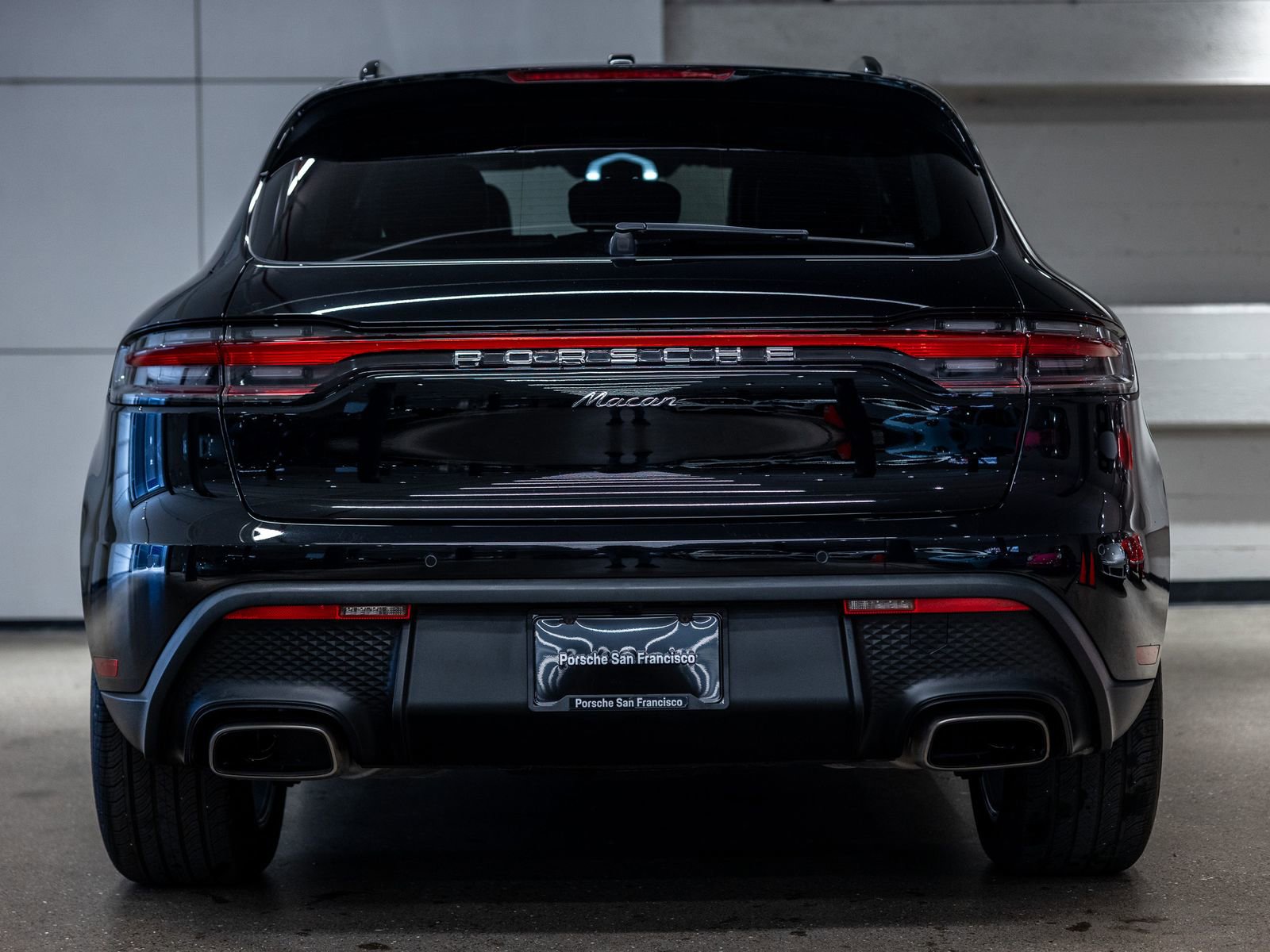 Certified 2023 Porsche Macan AWD/4WD image 7