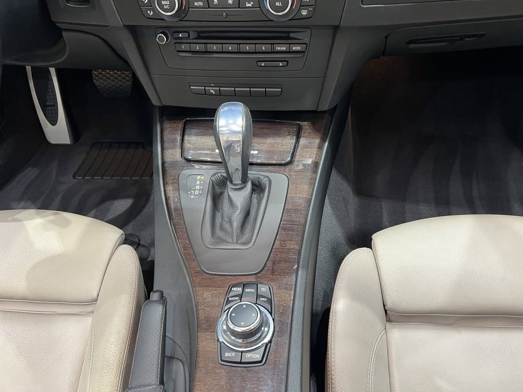 Used 2013 BMW 335i Convertible image 50