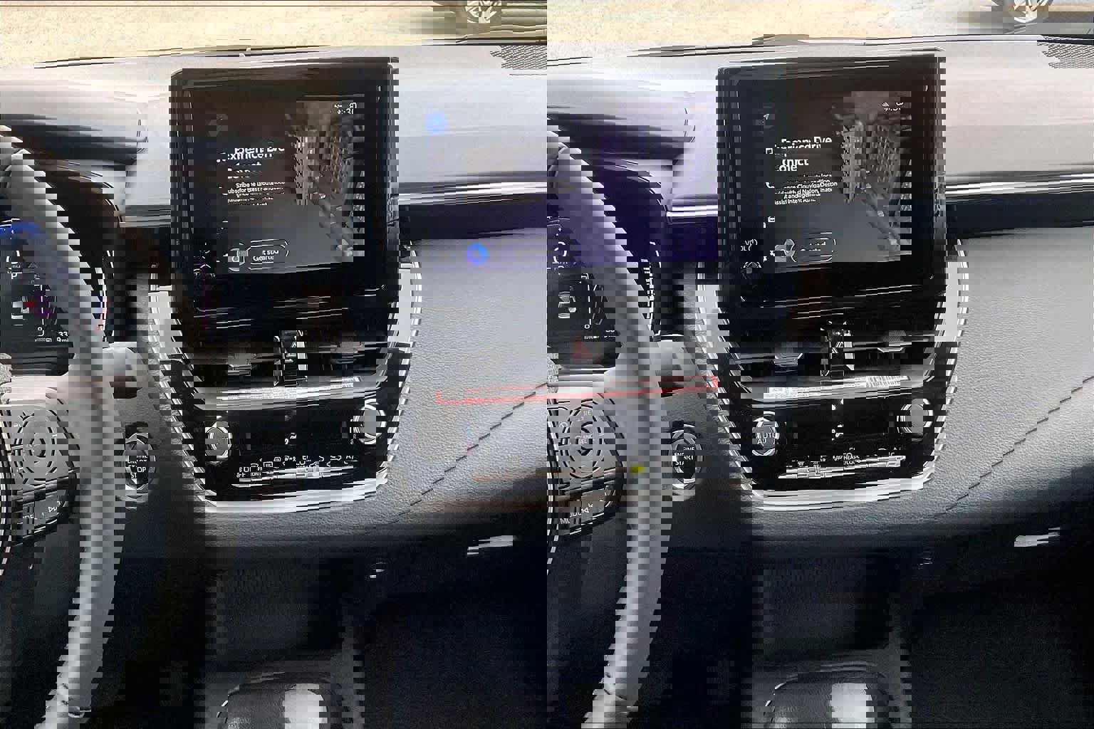 Used 2026 Toyota Corolla SE image 7