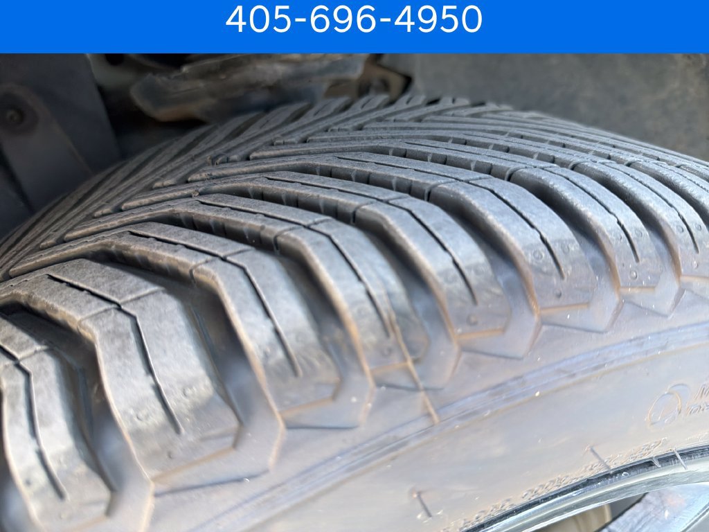Used 2023 Volkswagen Tiguan SE R-Line FWD image 12