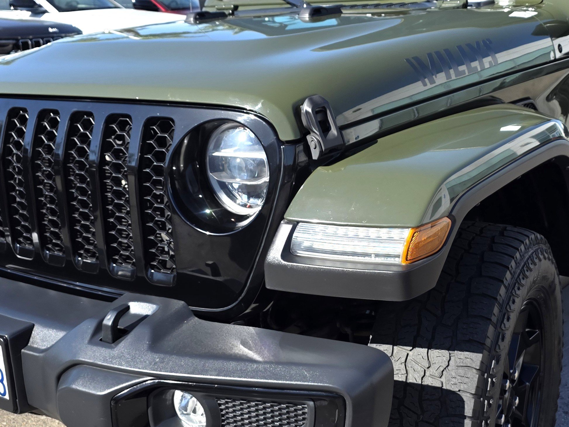 Certified 2021 Jeep Gladiator Willys image 8