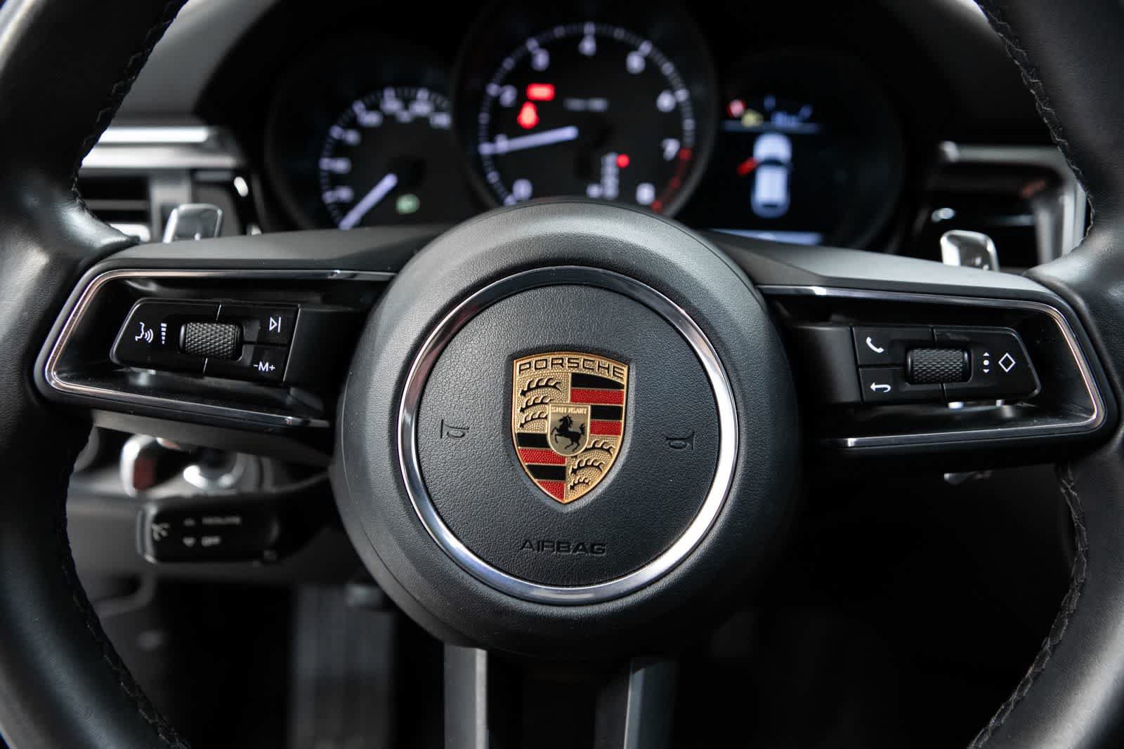 Certified 2022 Porsche Macan AWD/4WD image 14