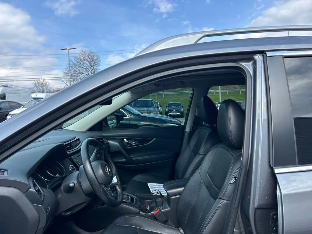 Used 2019 Nissan Rogue SL w/ Premium Package AWD/4WD image 10