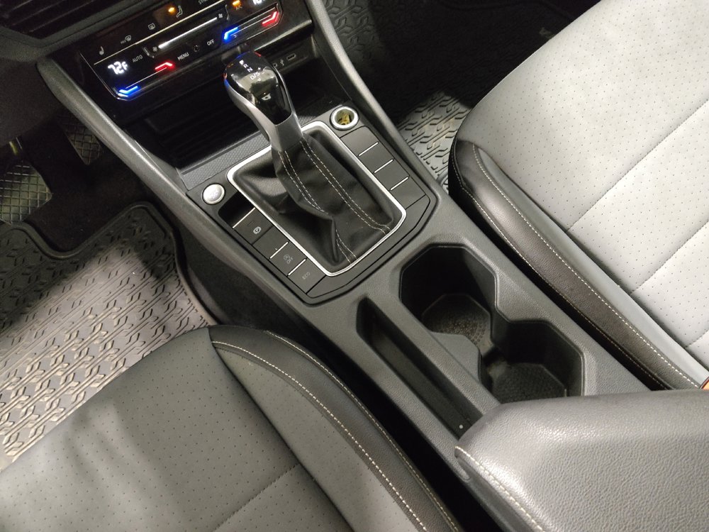 Used 2025 Volkswagen Jetta SE w/ Sunroof Package image 26