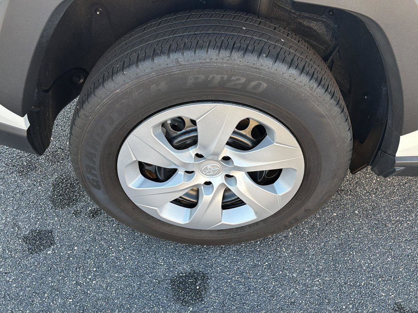 Certified 2024 Toyota RAV4 LE FWD image 36