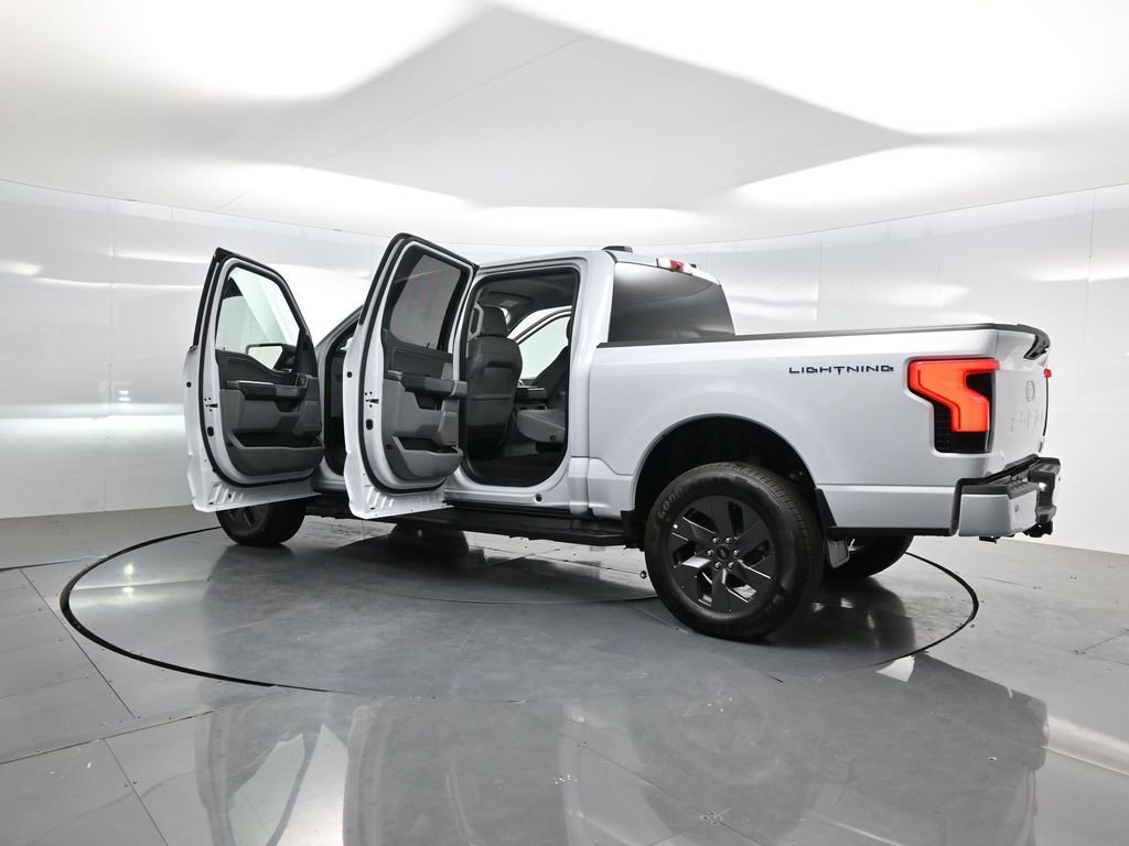 Used 2025 Ford F150 Lightning Flash AWD/4WD image 38