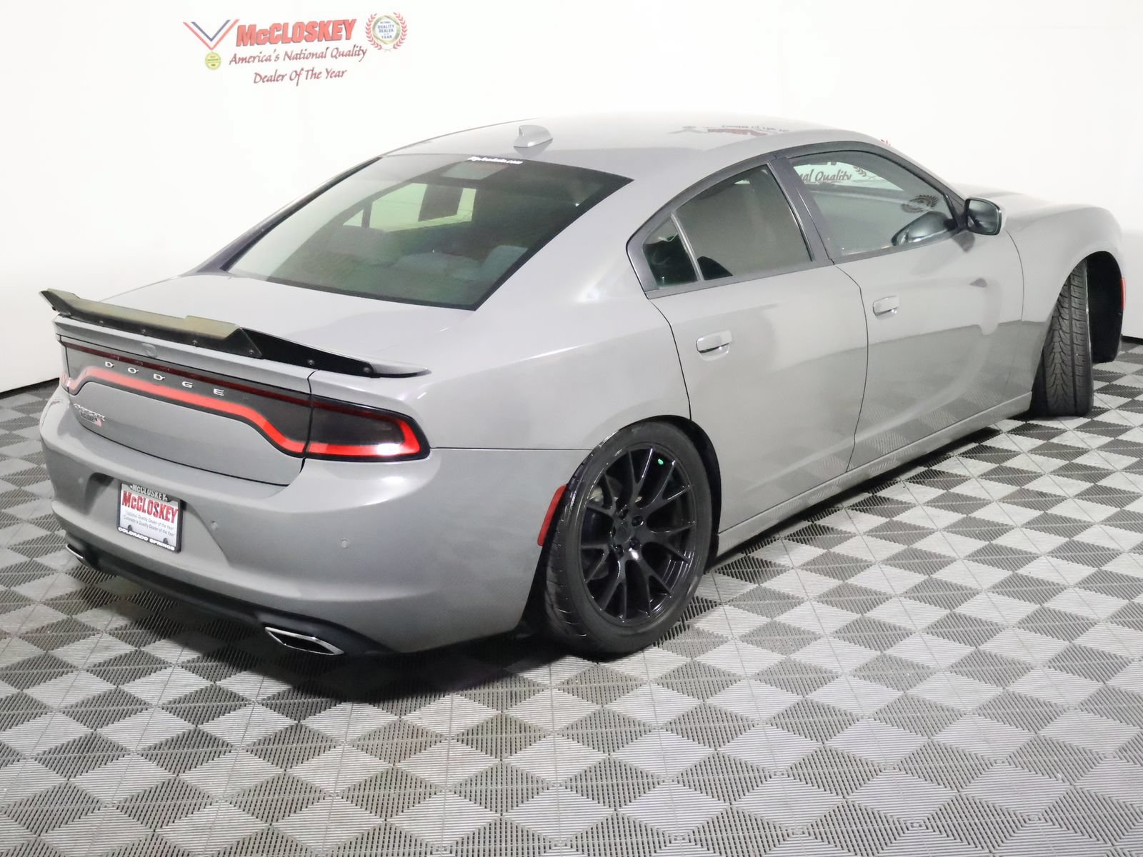 Used 2018 Dodge Charger SXT Plus RWD image 4