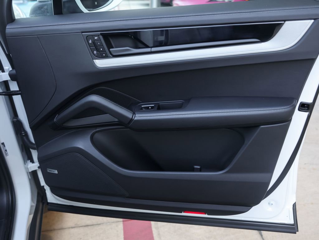 Certified 2024 Porsche Cayenne S image 36