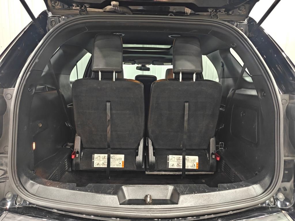 Used 2018 Ford Explorer XLT w/ XLT Appearance Package image 35