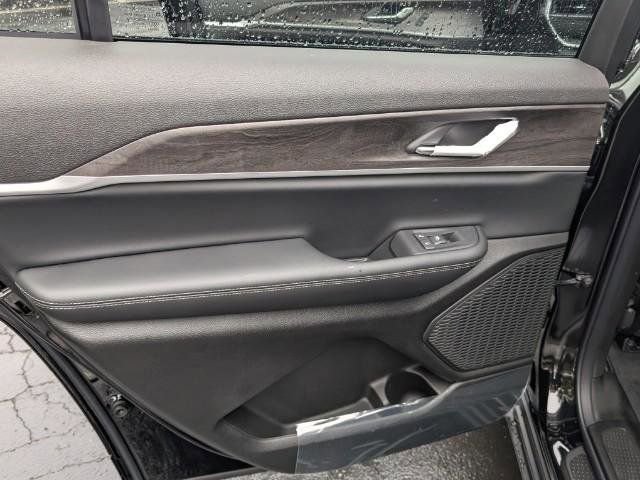 New 2025 Jeep Grand Cherokee L Limited image 11