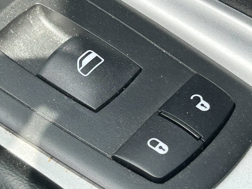 Used 2018 Dodge Journey SXT w/ Connectivity Group FWD image 35