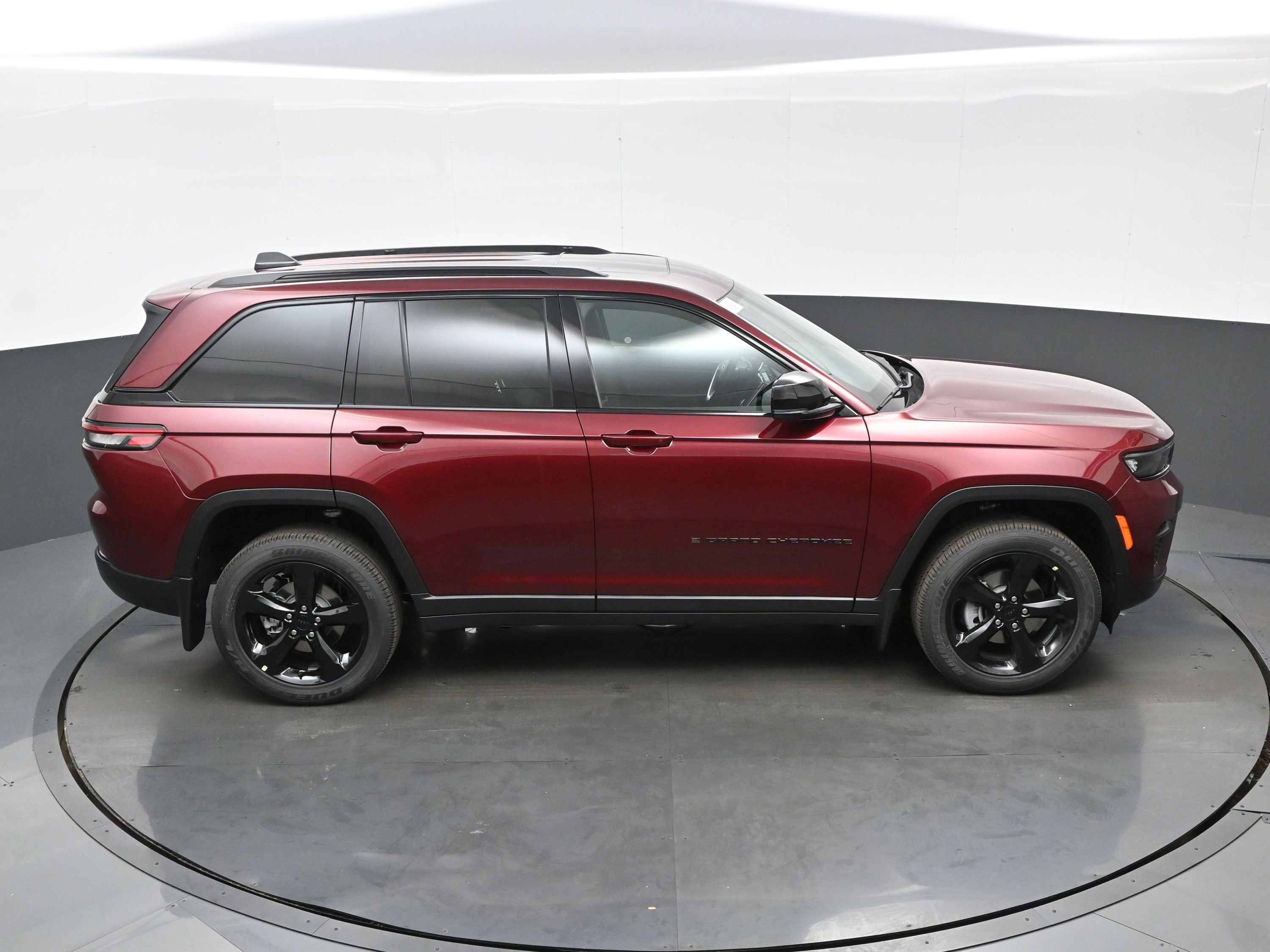 New 2025 Jeep Grand Cherokee Altitude image 23