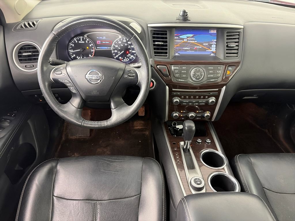 Used 2016 Nissan Pathfinder Platinum w/ Family Entertainment Package AWD/4WD image 14