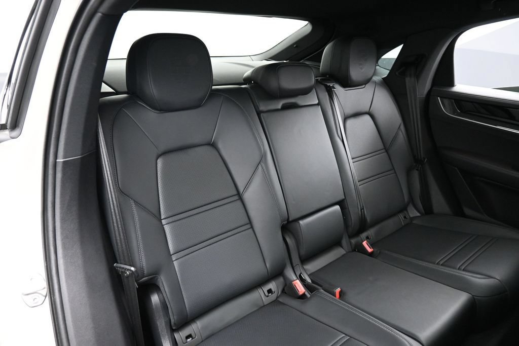 Certified 2026 Porsche Cayenne S AWD/4WD image 27