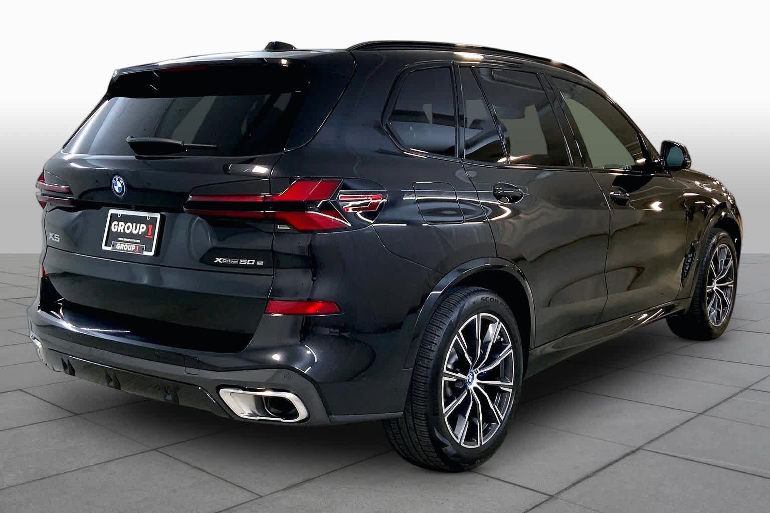 Used 2024 BMW X5 xDrive50e w/ M Sport Package AWD/4WD image 12