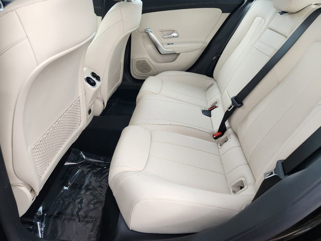 Used 2025 Mercedes-Benz CLA 250 4MATIC image 12