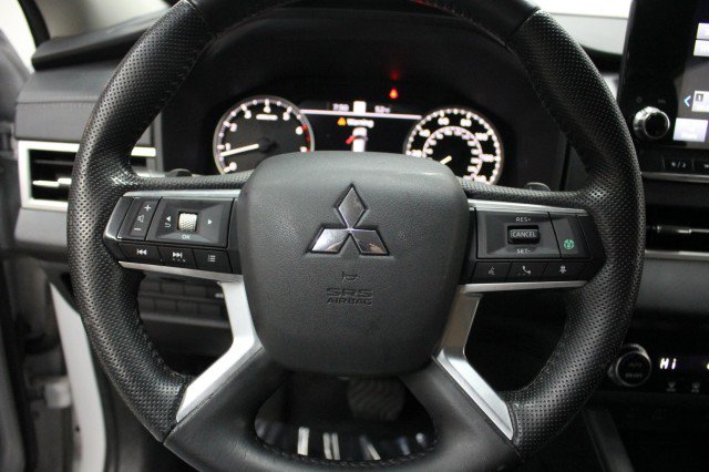 Used 2022 Mitsubishi Outlander SE image 9