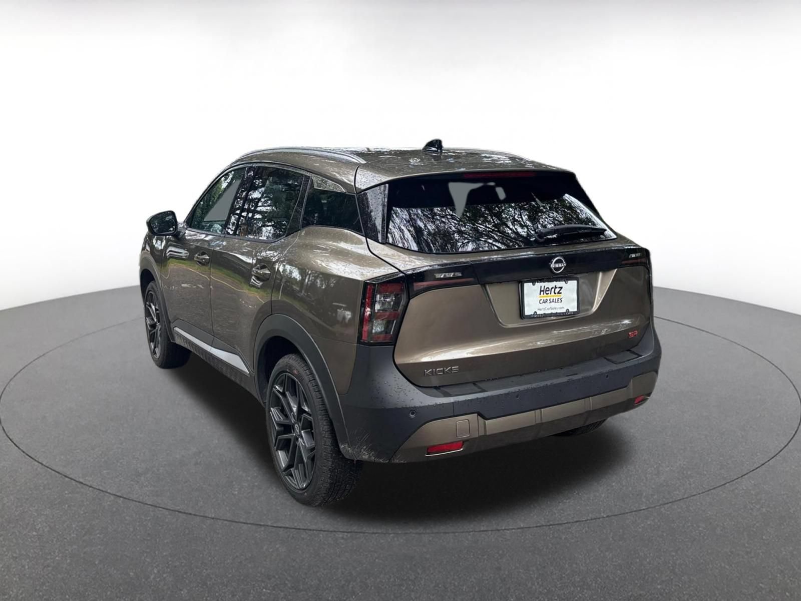 Used 2026 Nissan Kicks SR FWD image 8