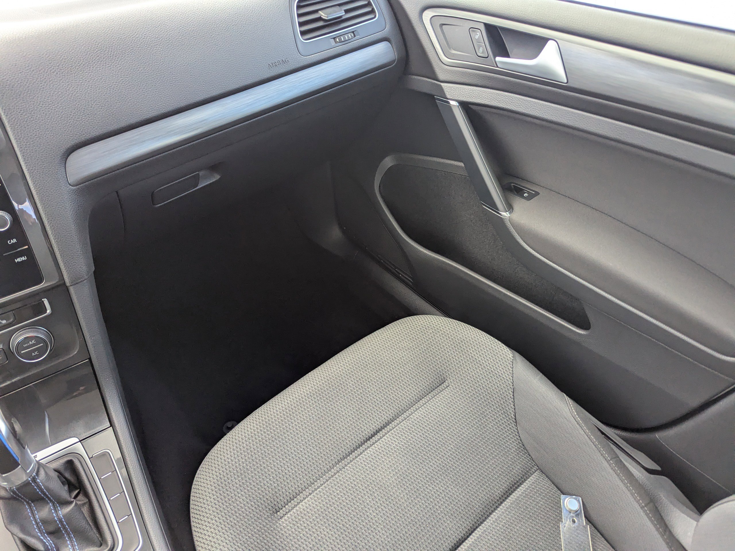 Used 2019 Volkswagen e-Golf SE w/ Driver Assistance Package image 15