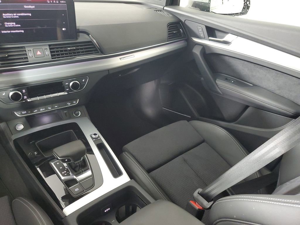 Used 2024 Audi Q5 e Prestige w/ Prestige Package AWD/4WD image 17