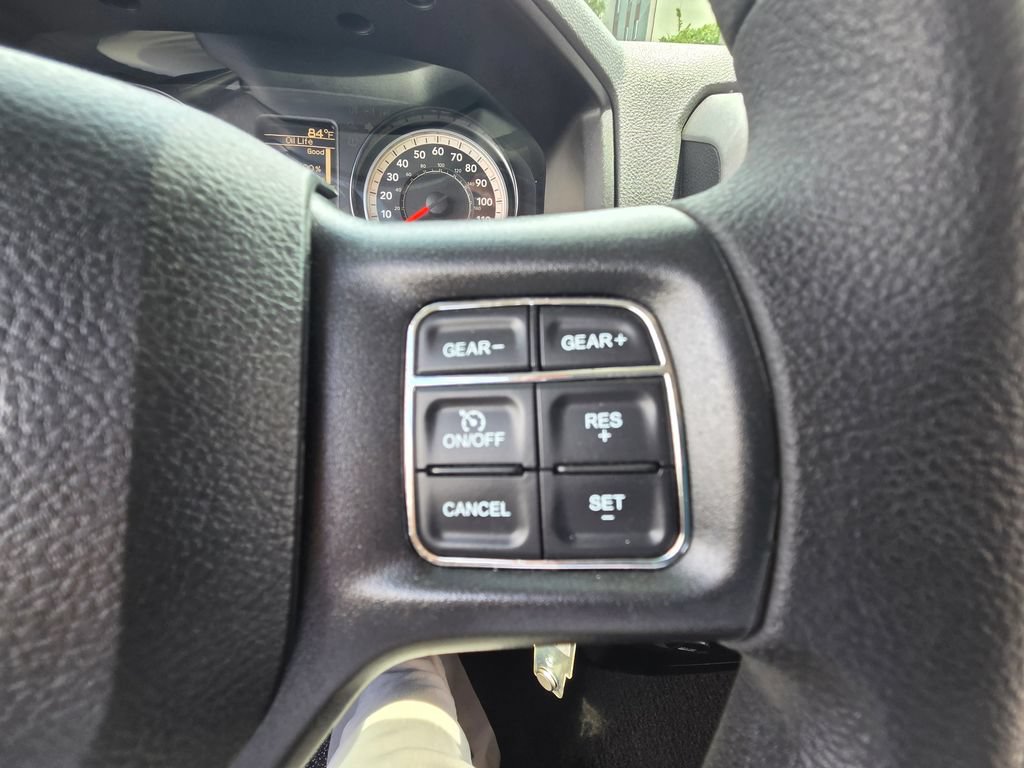 Used 2018 RAM 1500 Express AWD/4WD image 29