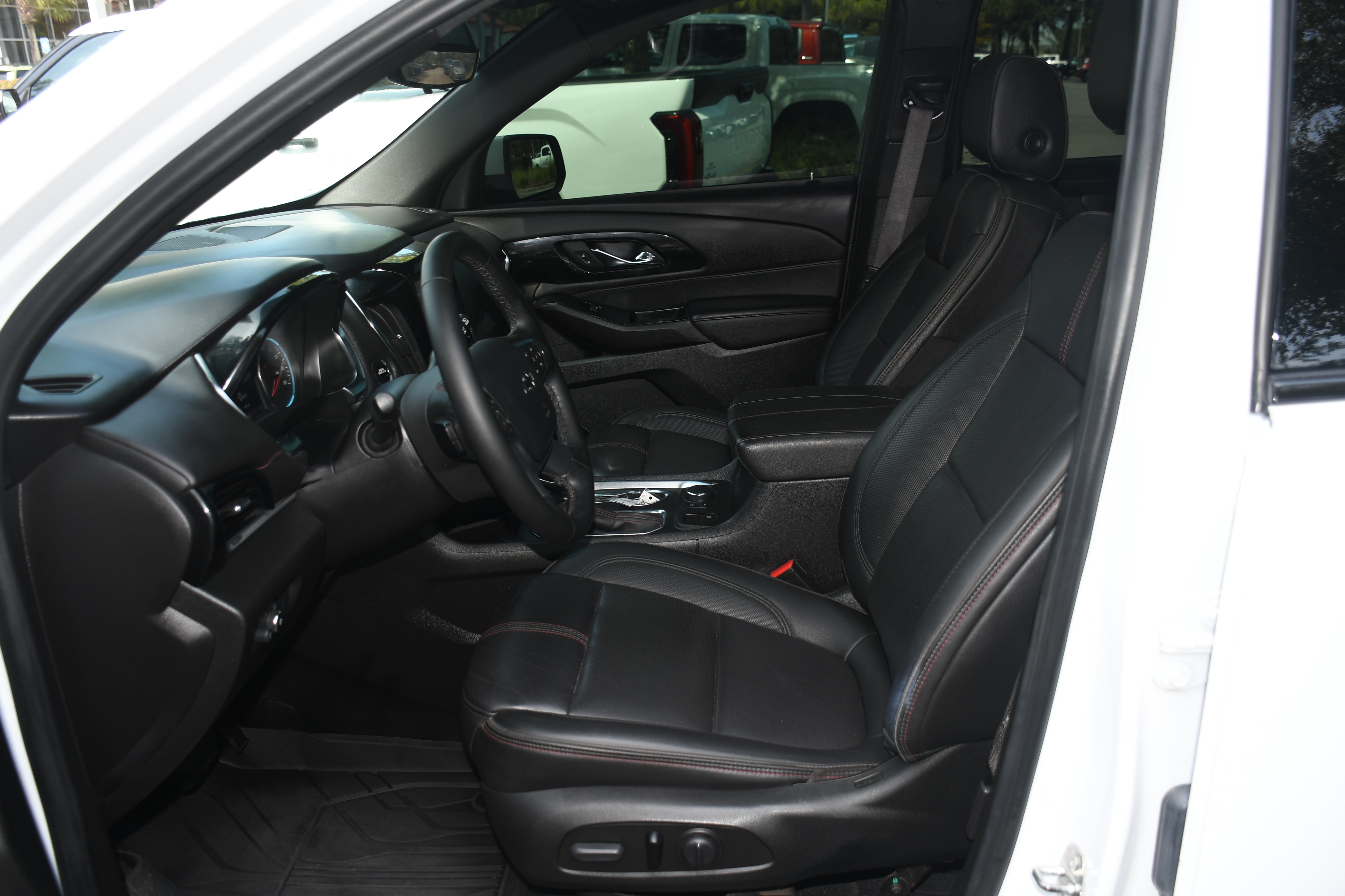 Used 2023 Chevrolet Traverse RS w/ LPO, Floor Liner Package AWD/4WD image 12