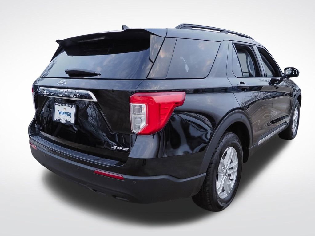 Used 2023 Ford Explorer XLT image 7