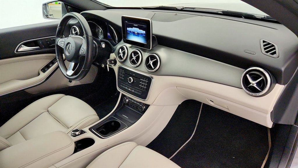 Used 2016 Mercedes-Benz CLA 250 image 23